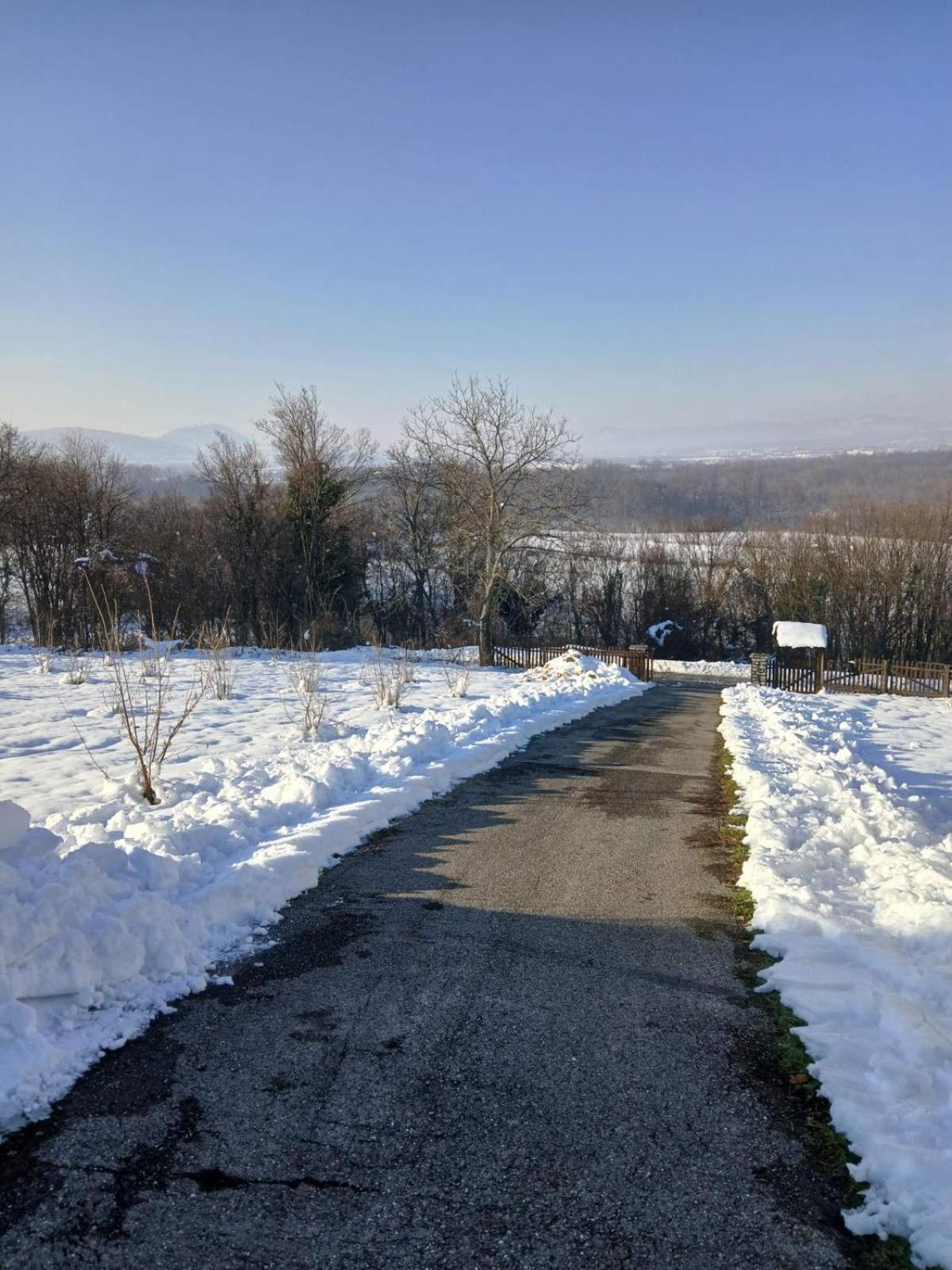 Kalesija Vikendica I Vajat Vrbicaヴィラ エクステリア 写真